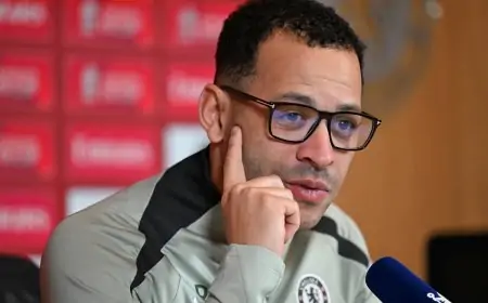 Técnico do Chelsea atualiza situação de Estêvão antes de clássico